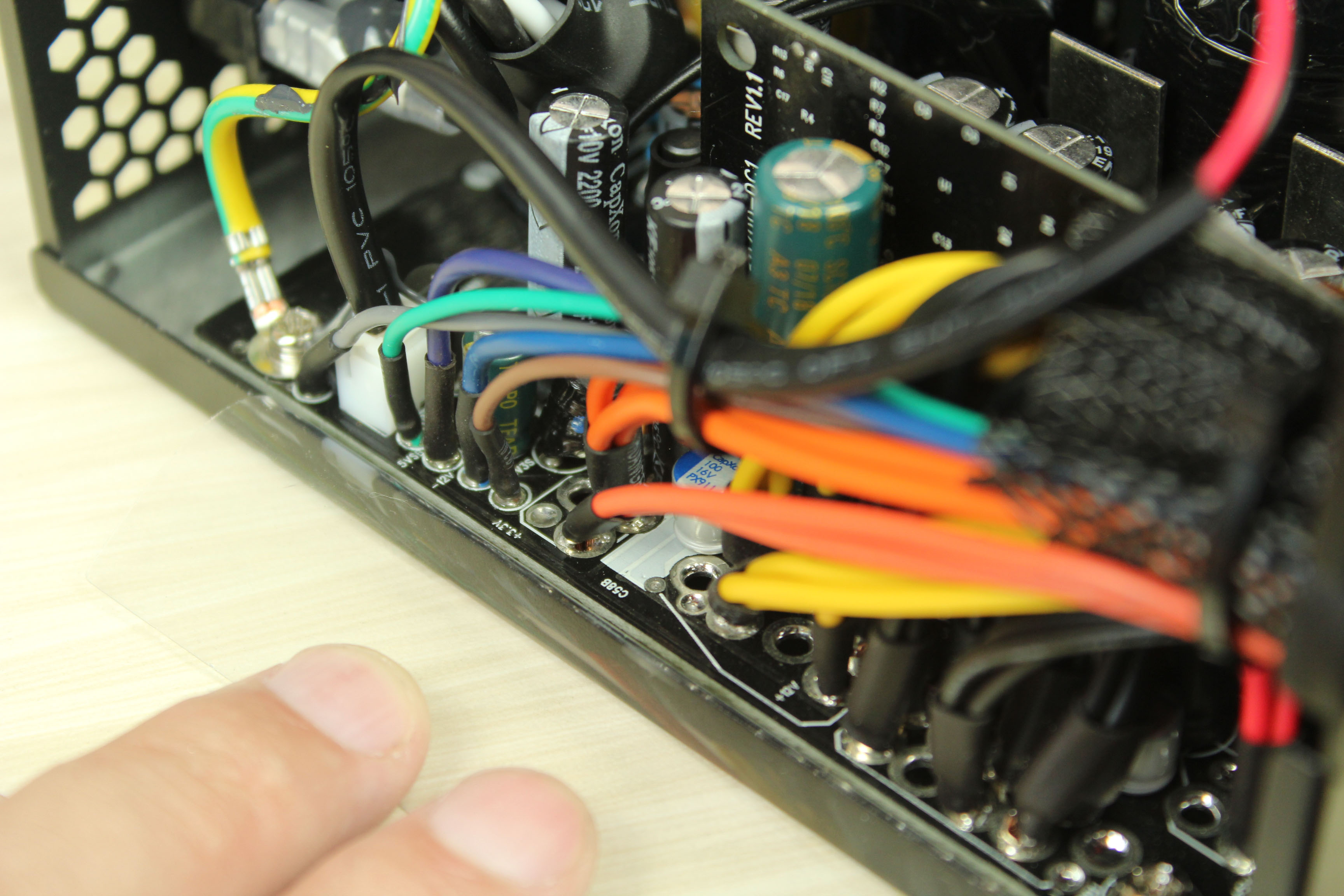 鑫谷gp700p黑金版和白金版的区别,鑫谷gp700p和原版区别