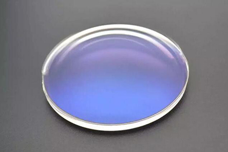 眼镜片蔡司和依视路哪个好,如何选择依视路镜片