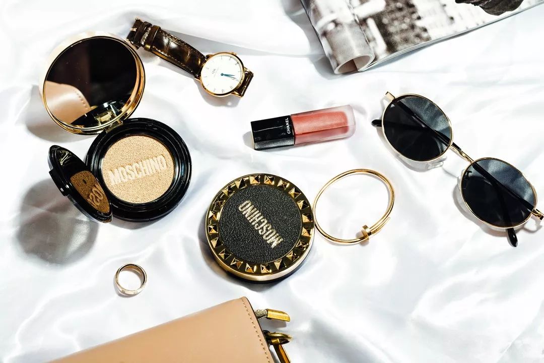 ysl閾惰壊姘斿灚10鍙峰拰20鍙峰姣旀潕浣崇惁,鏉庝匠鐞︾洿鎾棿blankme姘斿灚鑹插彿