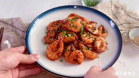 正宗油焖大虾家庭版做法简单美味,家庭版油焖大虾简单美味一看就会