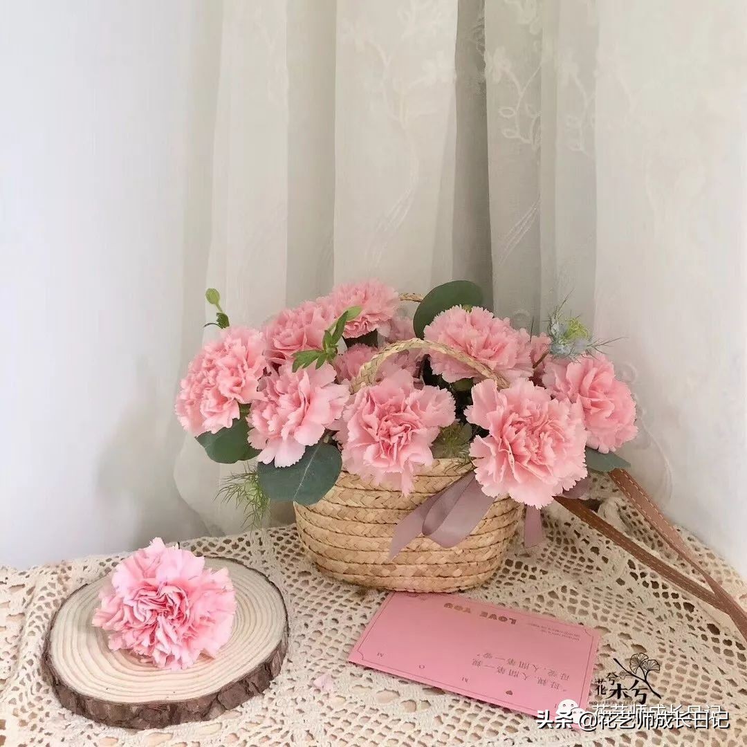 除了康乃馨以外送给妈妈什么花,母亲节送妈妈一束康乃馨