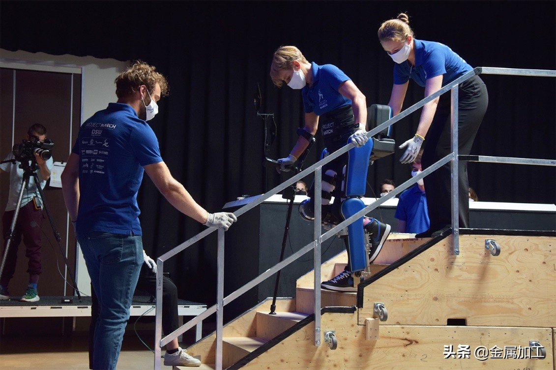 外骨骼机器人适用于不能行走的人,外骨骼机器人康复