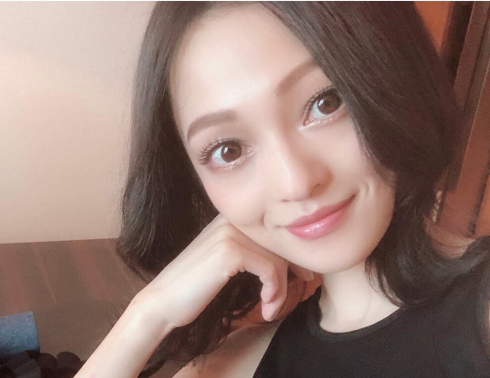 张韶涵逆境中成长,张韶涵日常披发造型