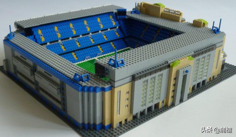 乐高曼联老特拉福德足球场,用积木拼足球球场