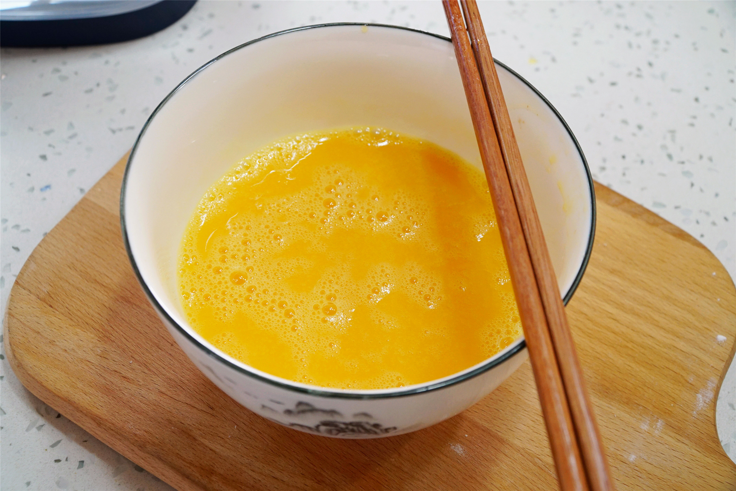 蒸鸡蛋羹该用什么火,蒸鸡蛋羹应该冷水下锅还是热水