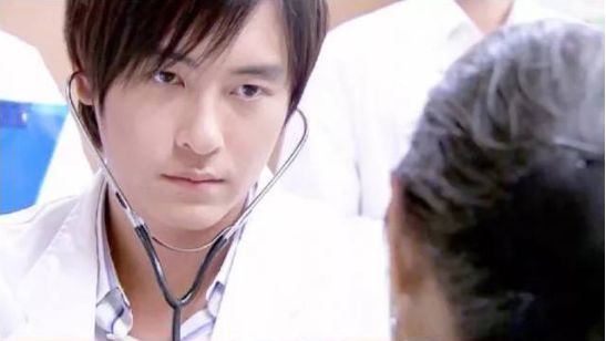 皮肤科医生遭遇患者灵魂追问：大夫你头发掉成这样了！大夫你胖成这样了