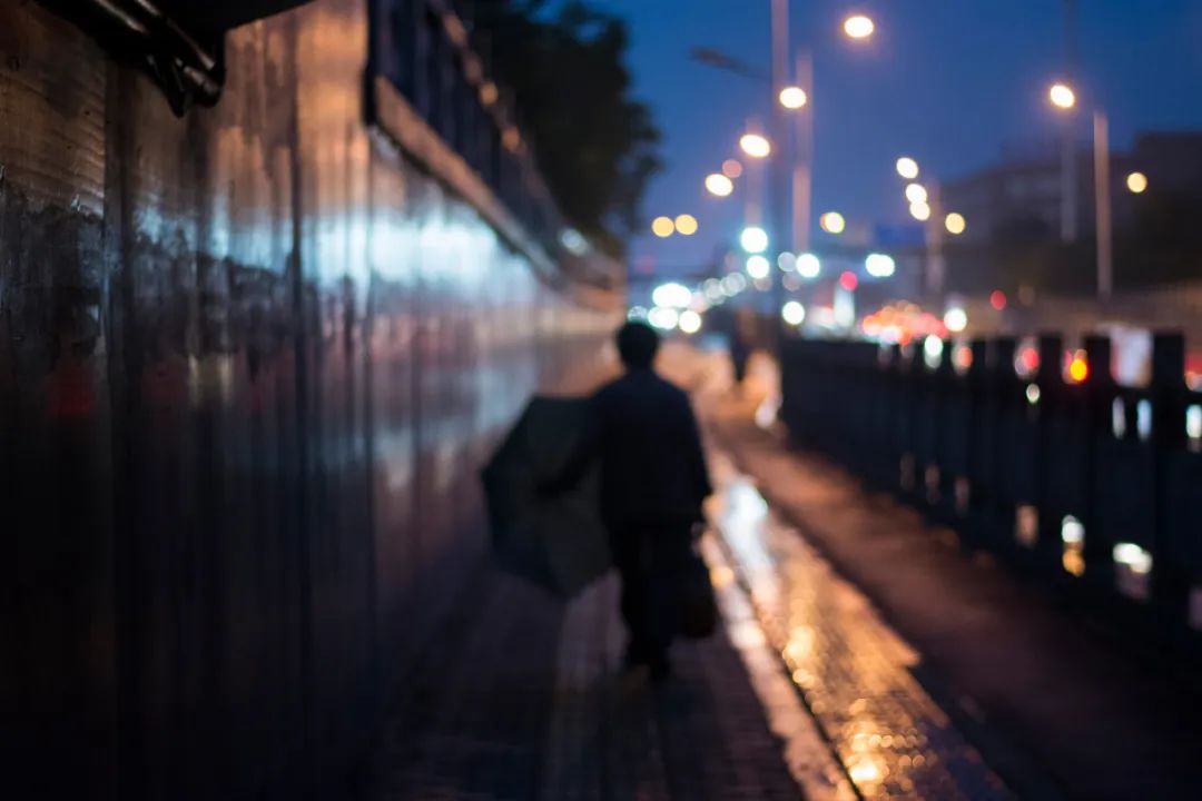 别让别人毁了我们的爱情,多少爱情毁在了口是心非