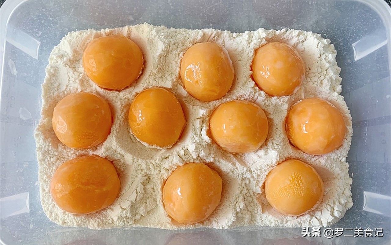 咸蛋黄没腌透怎么做月饼,咸蛋黄做月饼怎么处理才能流油