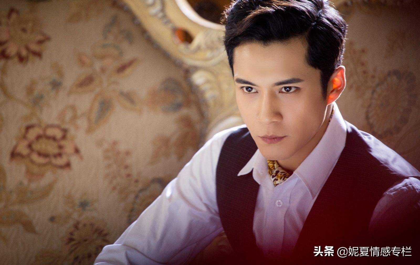 丈夫深夜发病妻子热心救助,丈夫突发疾病妻子报警求助