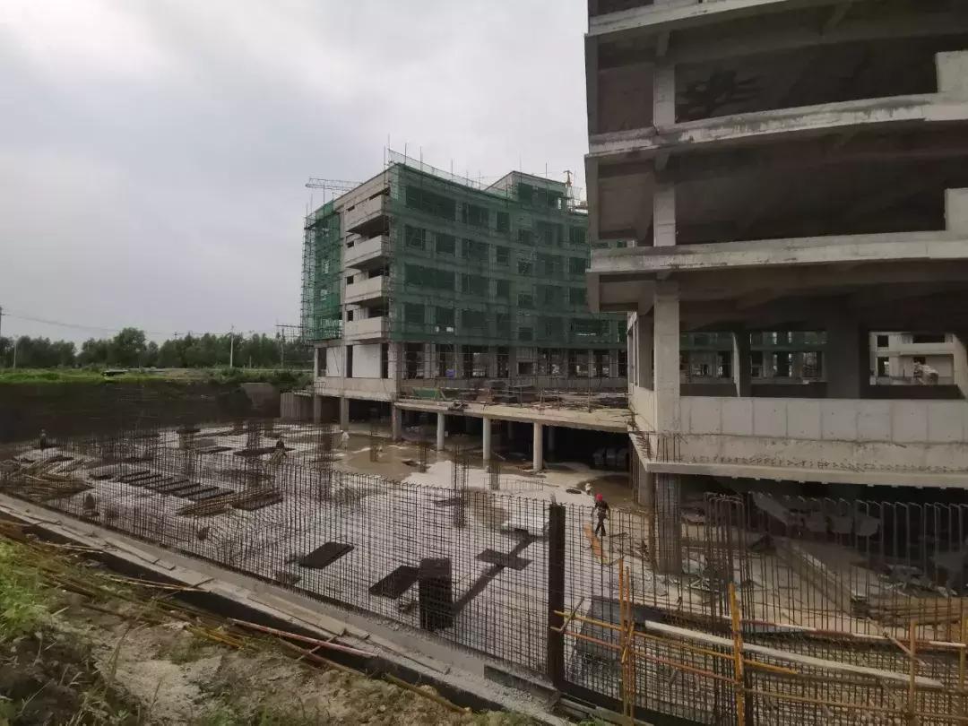 有人说：北湖除了住宅，啥也没有！欧亚说：我复工了