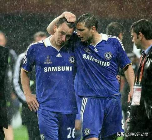 足球场上动容瞬间,足球场上动容的瞬间