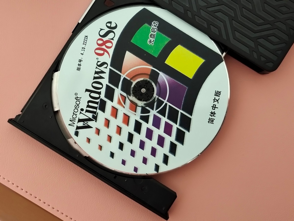 奥睿科外置光驱怎么放刻录盘,奥睿科三合一优盘解析