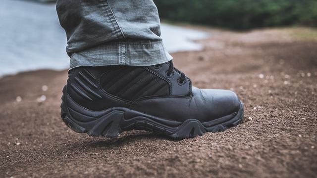 户外达人穿搭,战术靴冬季测评