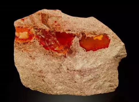 欧泊是矿物吗,欧泊是什么矿物