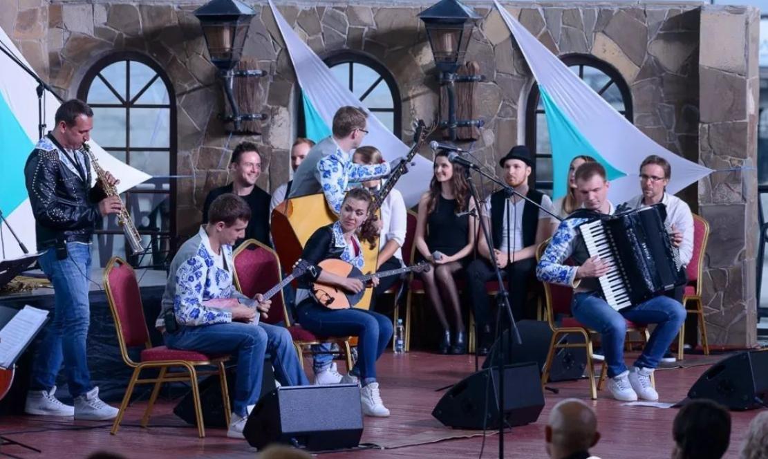 凭《江南style》爆红，如今销声匿迹，鸟叔是资本的牺牲品吗？