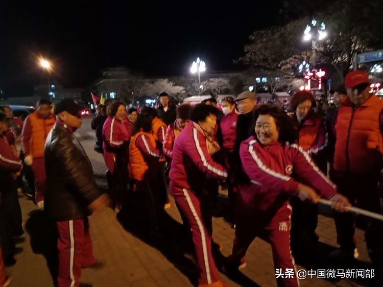 海州体育馆一路同行健步队,连云港微马海州健步队