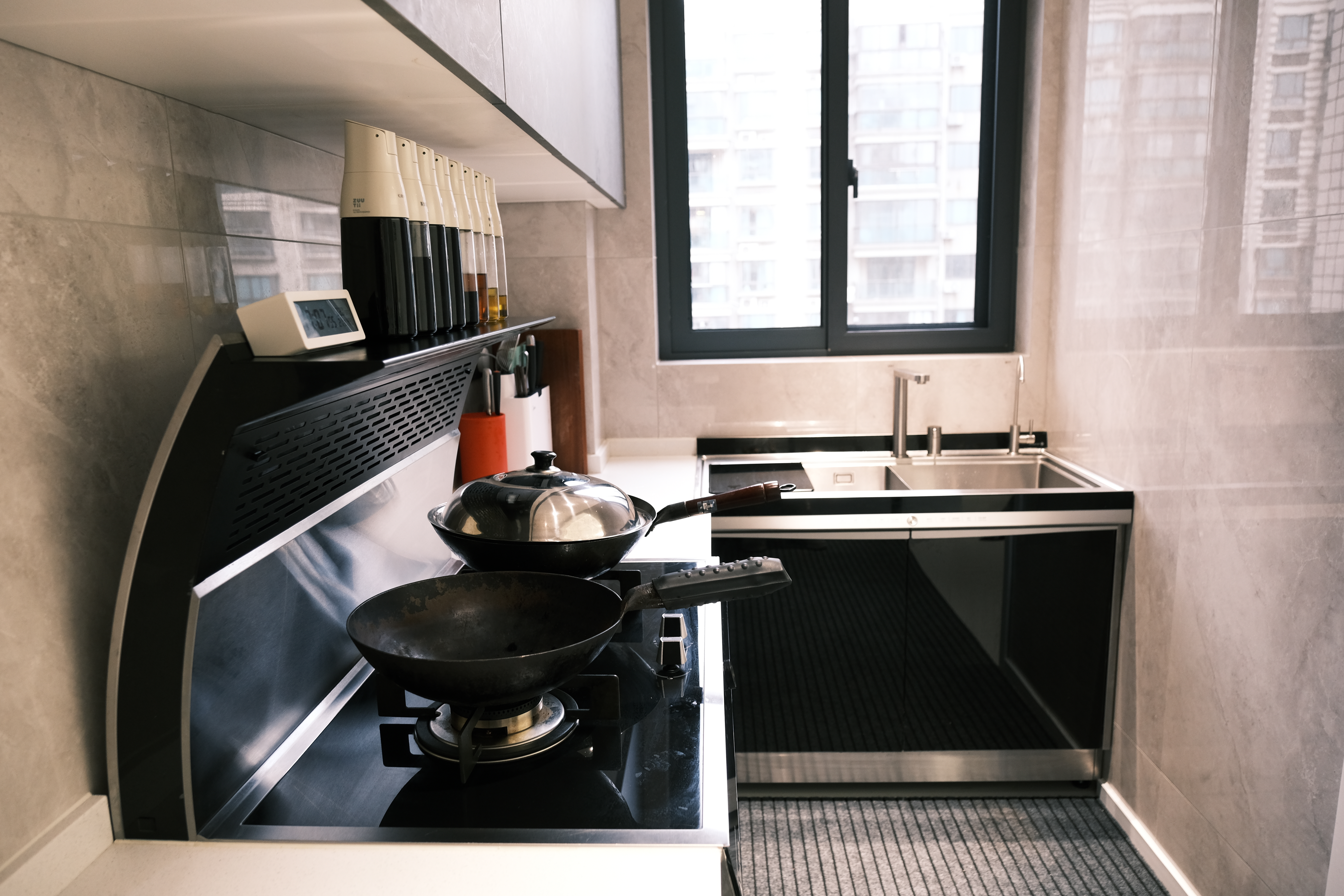 小厨房装修全攻略,厨厨一体化厨房