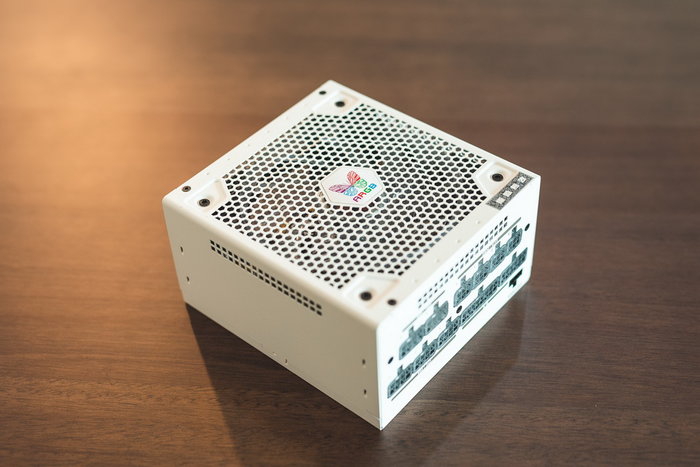 圣诞节前装一台白色雪花主机