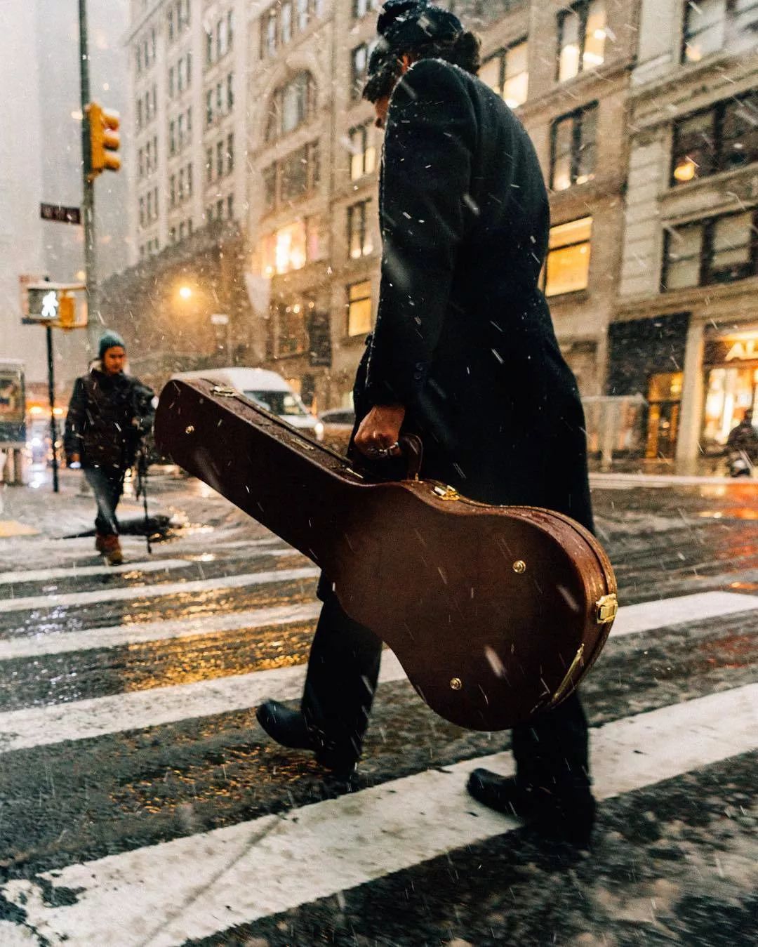 星光不负赶路人越努力越幸运,披星戴月星光不负赶路人文案