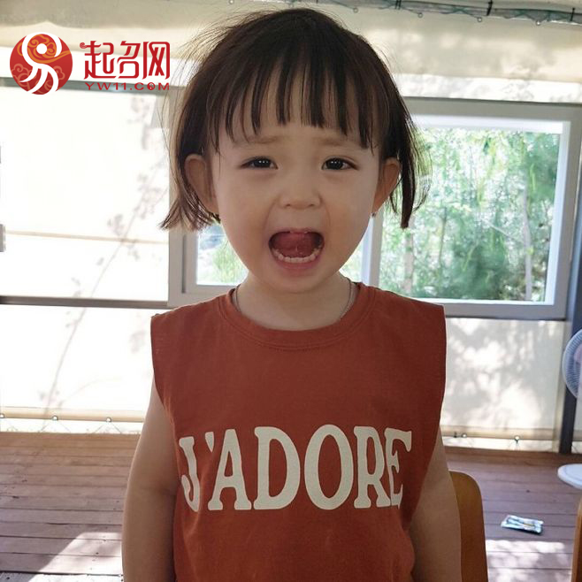 一看就是个干净温柔的女孩名字,智慧与美貌并存的女孩名字