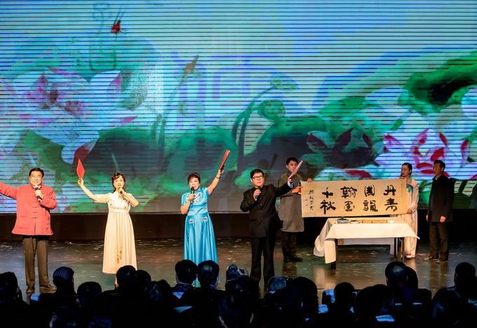 出席中国书画春晚和书画展开幕式,中国书画春晚新春特别节目