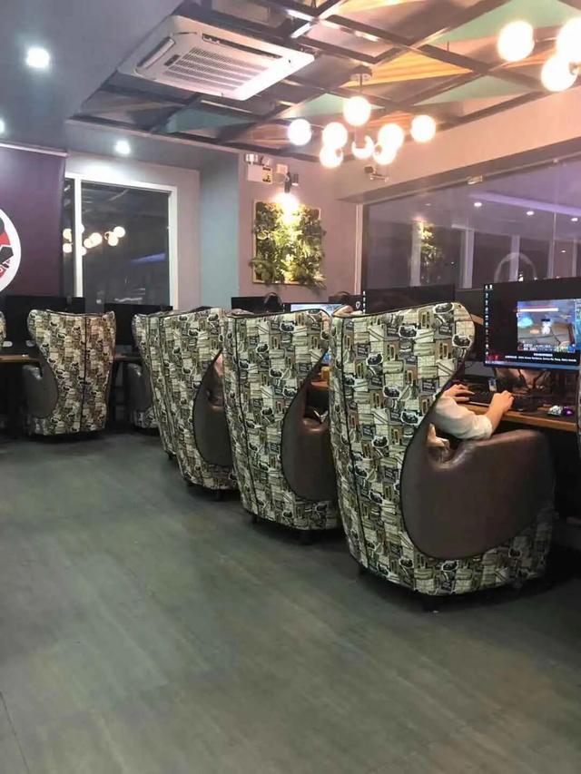 单身狗吃饭旅游走走停停 (单身狗吃饭旅行走走停停)