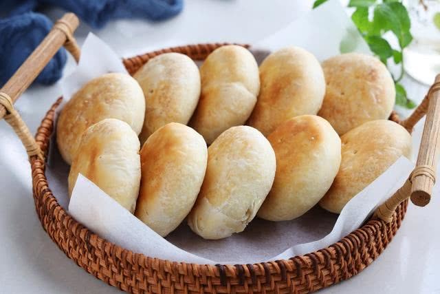 外皮酥软的绿豆饼怎么和面,绿豆饼圆的厚的外皮像炸过一样