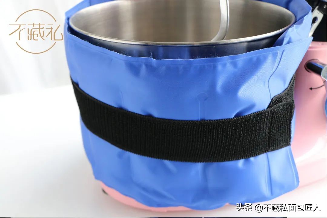 厨师机可以揉含水量低的面团吗,厨师机加黄油揉面团越来越粘