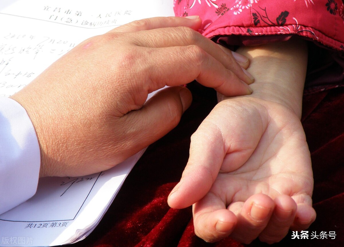 气郁痰郁火郁,气郁血郁痰郁各有什么症状