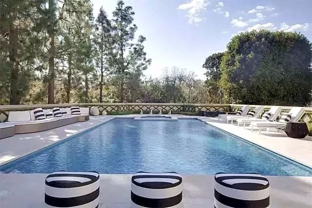 c罗房子贝克汉姆房子,贝克汉姆梅西一家