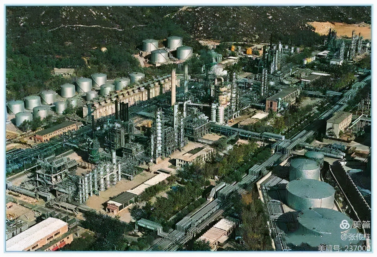 夜爬凤凰岭,雪落鸡冠山