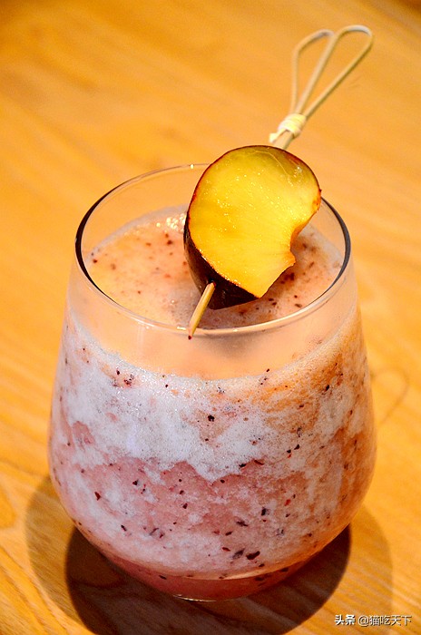 手推咖啡车起家，这家咖啡厅有何秘诀，七年开店遍布鹭岛？