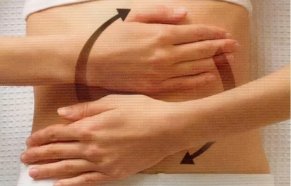 三岁小孩肚子咕咕叫还放臭屁,肚子咕咕响老放臭屁怎么回事