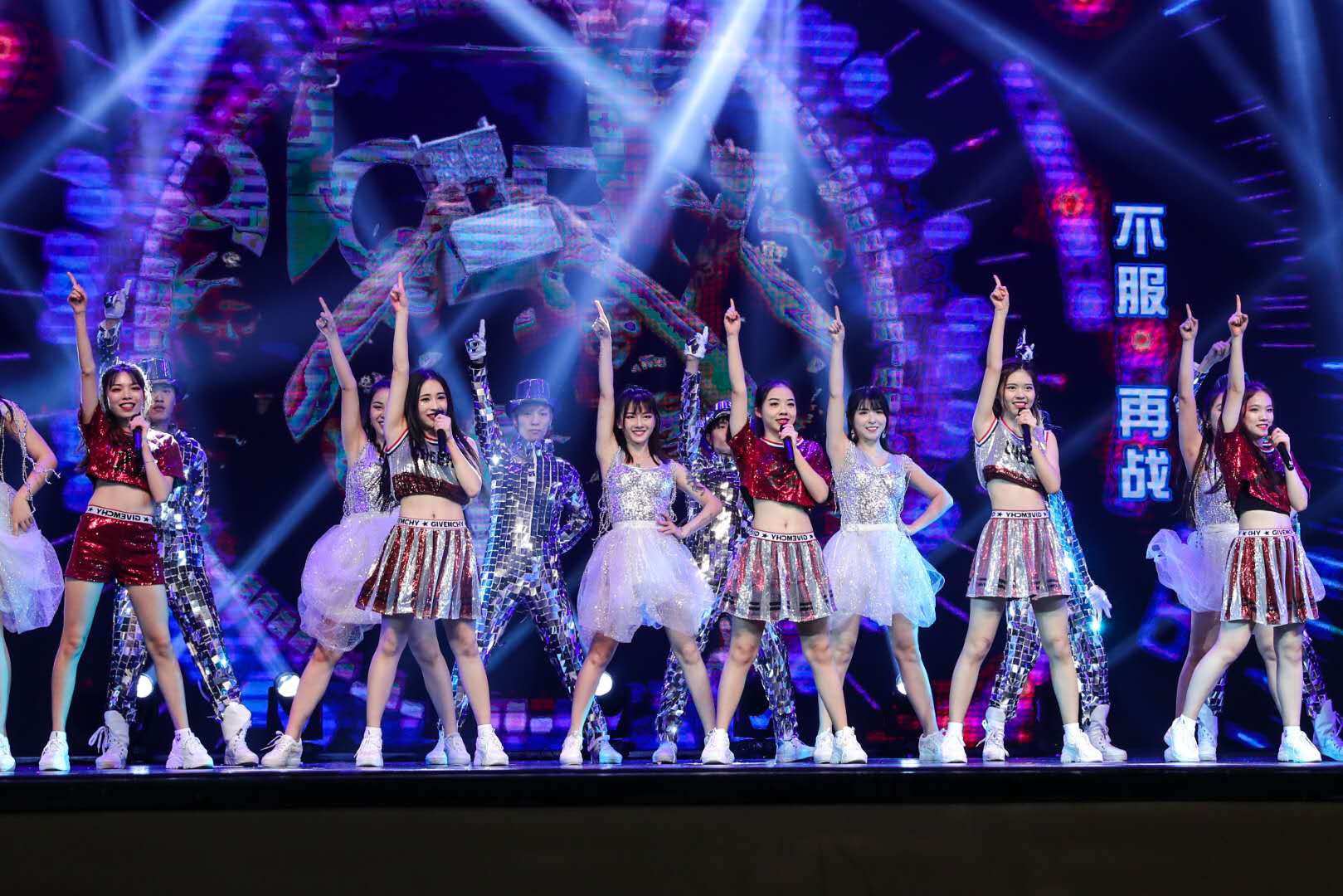 双冠庆典之夜独家对话朱芳雨:这座城对冠军的渴望,憋不住了