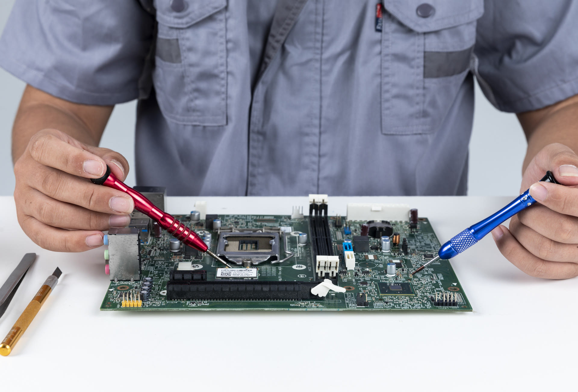 去电子厂上班怎么样,去电子厂打工好做吗