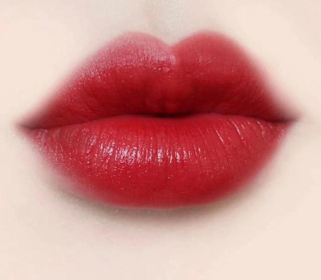 阿玛尼哪个颜色的口红最好看,为什么说阿玛尼是最好的