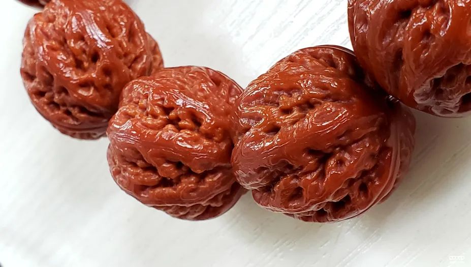 小核桃手串是不是越小就越好,玩核桃少走弯路