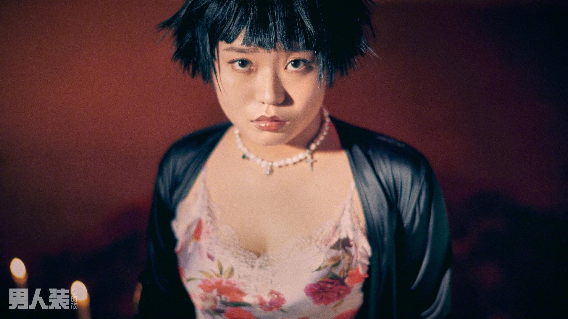 李雪琴惊艳身材照,李雪琴惊艳身材照片