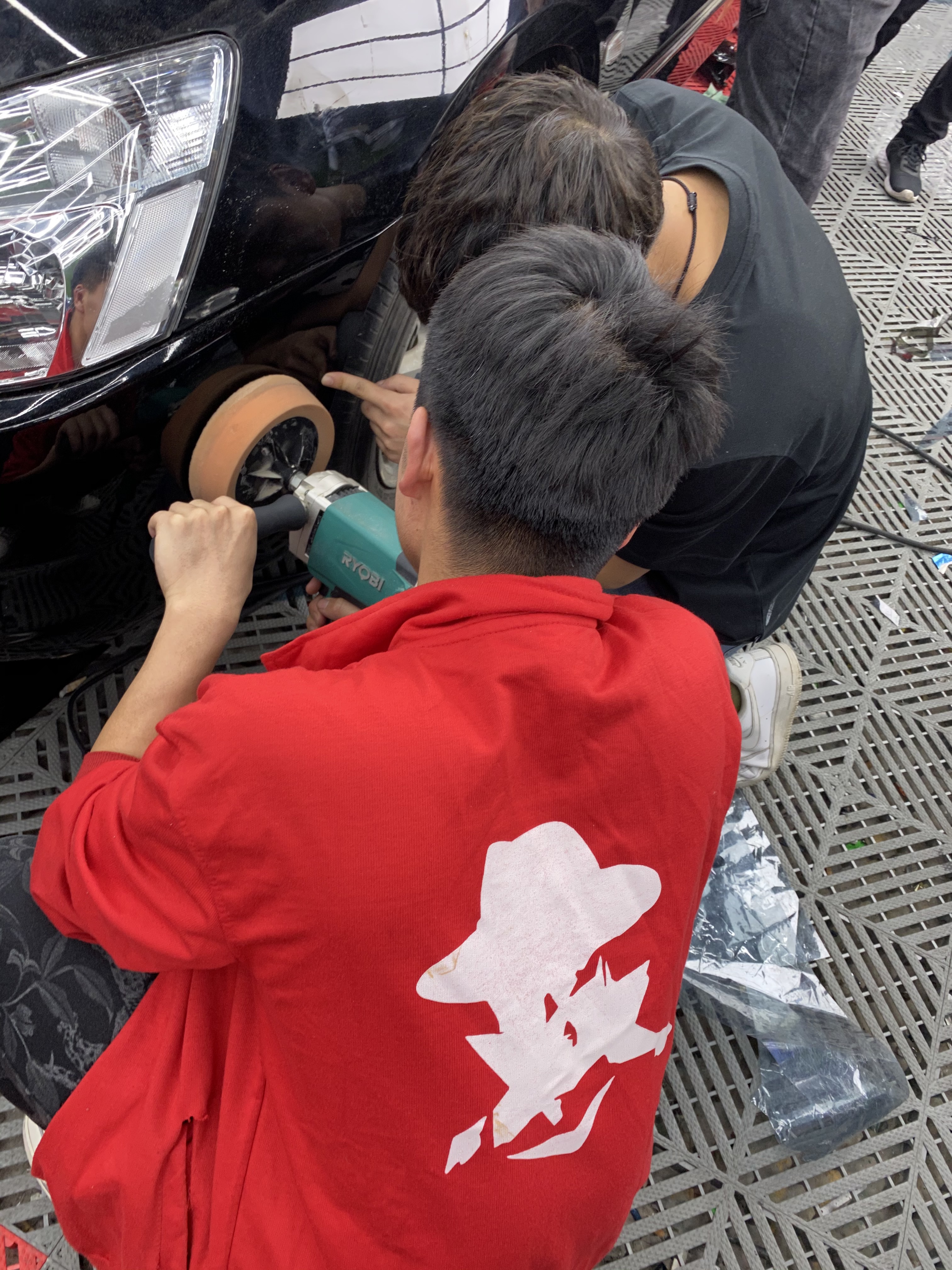 新手如何使用汽车抛光机,抛光机使用方法教程