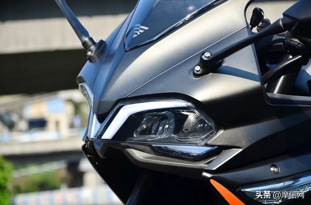 无极300rr和阿普利亚250选哪个好,2万公里的无极300rr值得买吗