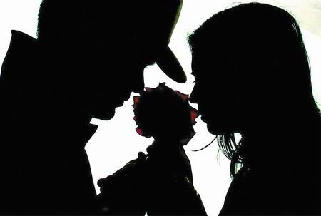 两性相处中想要女人更爱你的表现,在两性感情中女人必须懂的道理