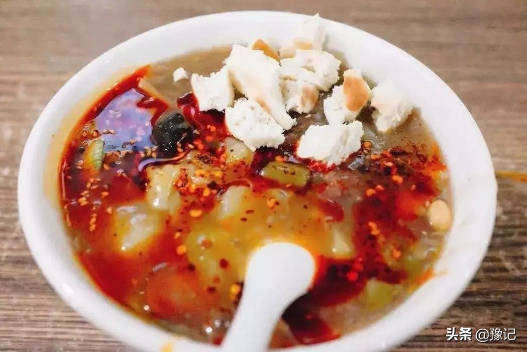 胡辣汤和胡辣汤有什么不同,胡辣汤为什么只能在河南吃到