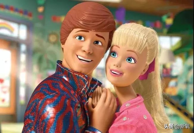 关晓彤黑色芭比造型,关晓彤专属芭比娃娃