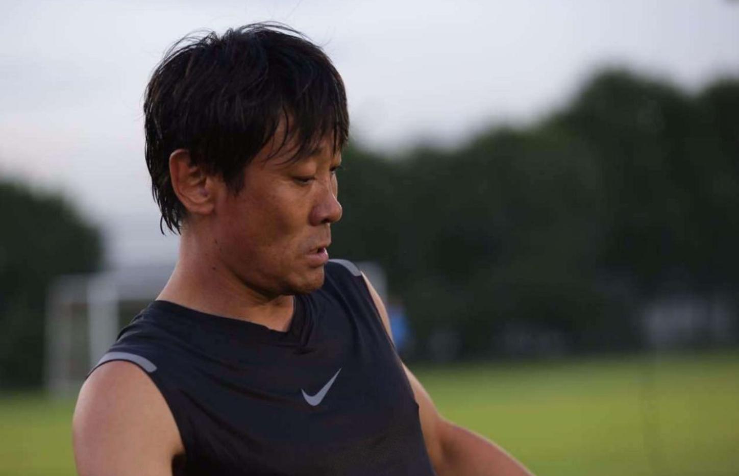 閭ｈ嫳鐖变簡10骞寸殑楂樺嘲濡備粖鎬庢牱,璁╅偅鑻辩敇鎷滀笅椋庣殑濂充汉