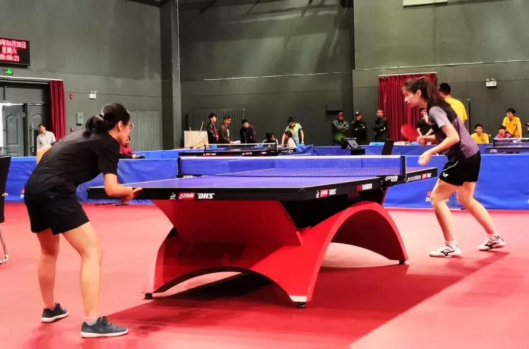 女乒夺冠领奖,女乒夺得女团金牌