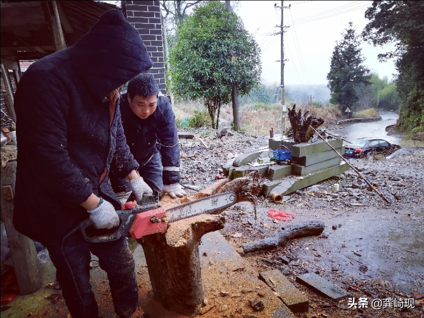 根雕小茶桌泡茶,用根雕茶桌喝茶