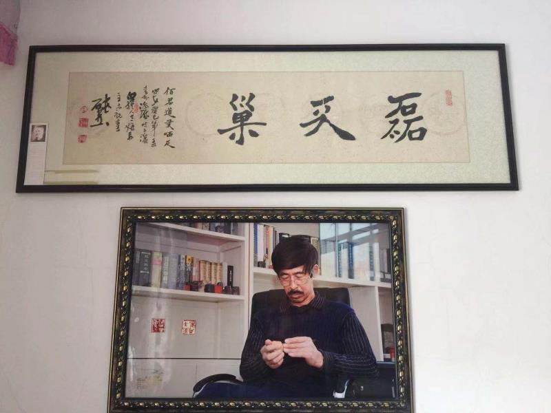 四十年治印6916方，黄泥成印“祖国万岁”的左刀行佟佰君