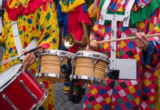 左扭扭右扭扭的抖音舞蹈,拉丁舞桑巴舞单人跳