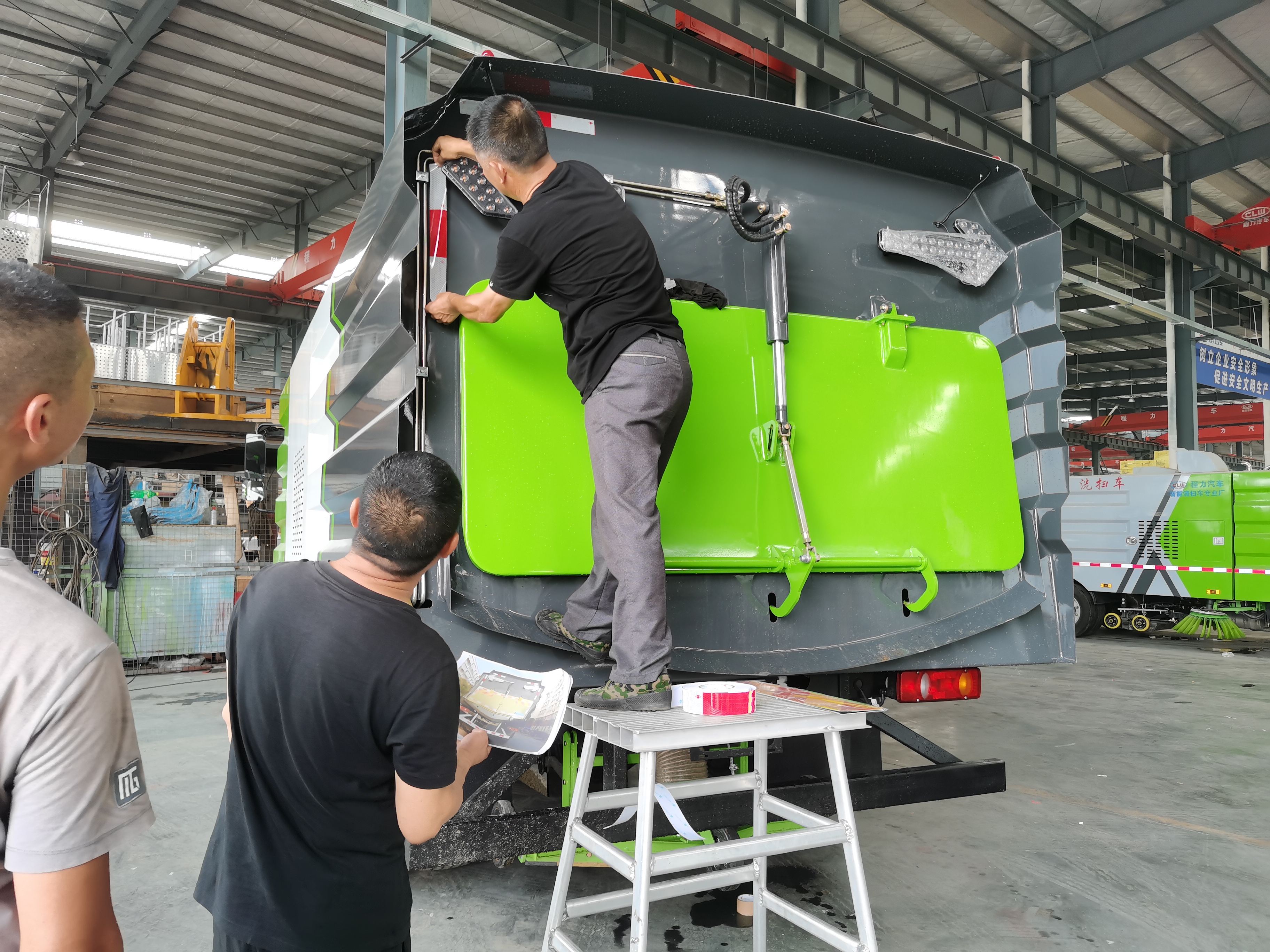 东风天锦扫路车,程力东风扫地车