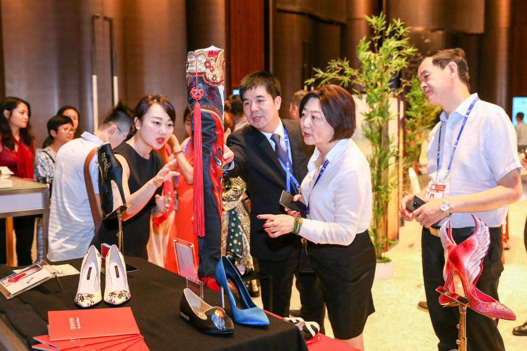 成都魅力“蓉”耀东博，一场推介会现场签约15个项目总投资逾160亿